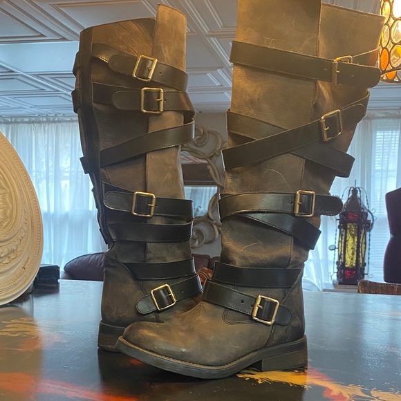 Steve Madden Shoes - Steve Madden Bryant cow hide riding leather boots. 8.5